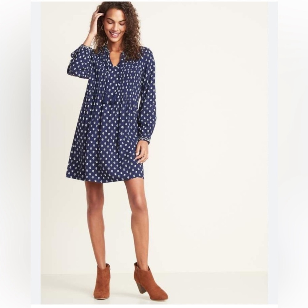 Old Navy floral blue keyhole long Sleeve Dress s